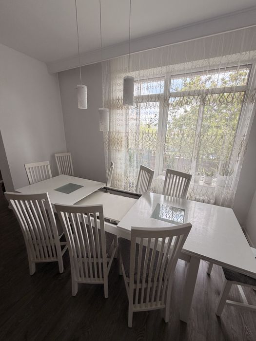 Seta masa si 20 scaune tapitate