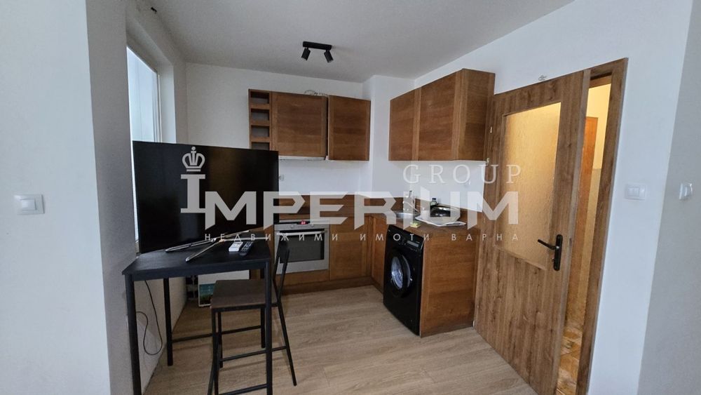 ТОП Студио под наем, Катедралата, гр. Варна * СРЕДЕН ЕТАЖ * КЛИМАТИ *