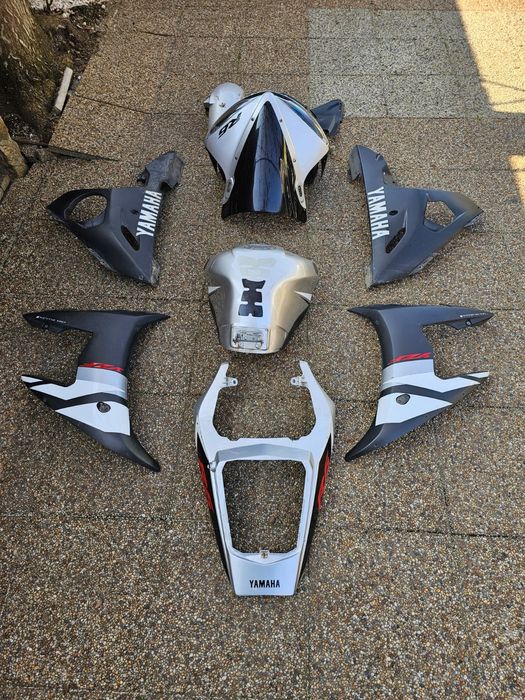 Vând set carene Yamaha R6