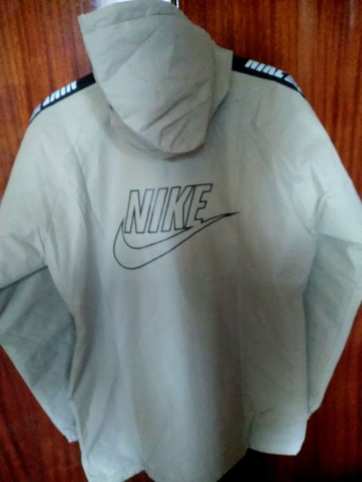 Продам новую мужскую куртку