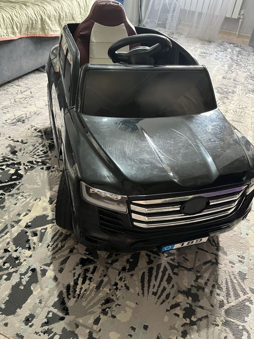 Машинка  детская  Феррари