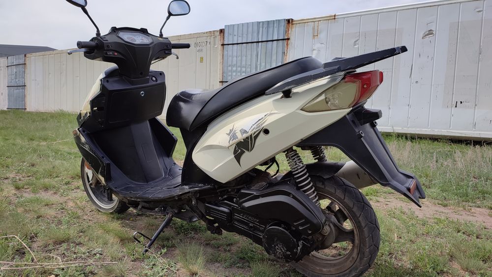 Продам скутер raser stells