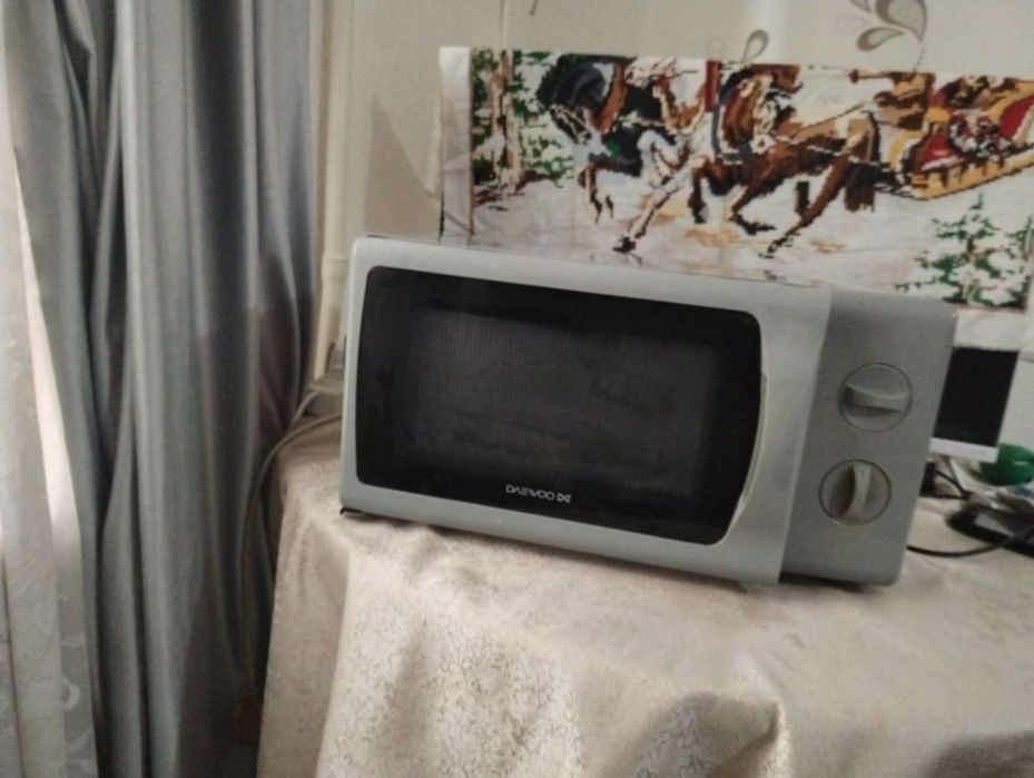 Микроволновая печь продам