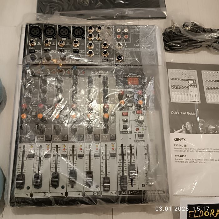 Микшерный пульт BEHRINGER Xenyx X1204USB
