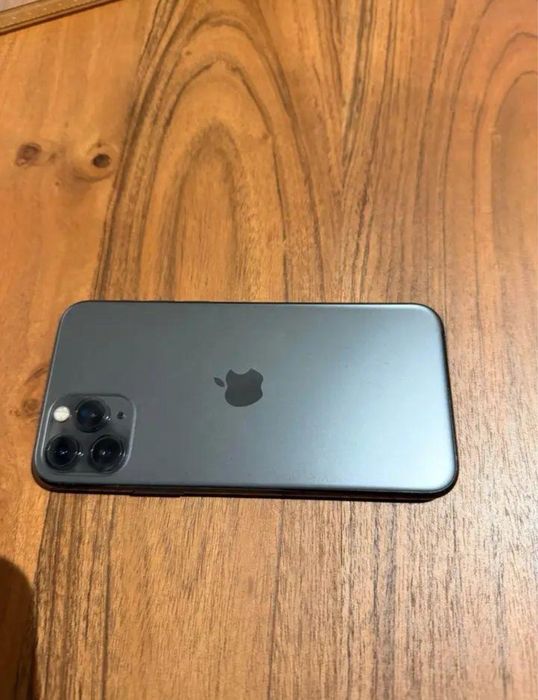 Iphone 11 pro are mici urme de uzura