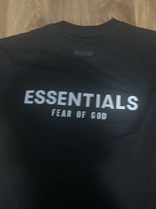 Essentials екип s25
