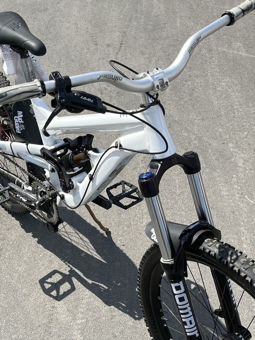 Bicicleta YT TUES