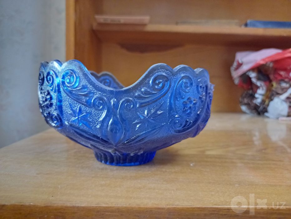 Стеклянные ваза и конфетницы(салатницы)