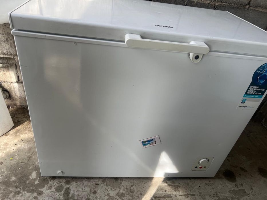 Белый морозильник