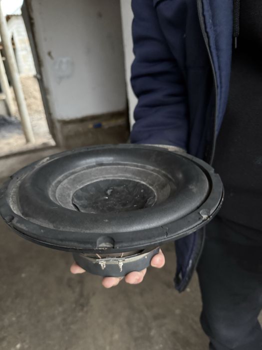 Продам Сабвуферный динамик, б/у,