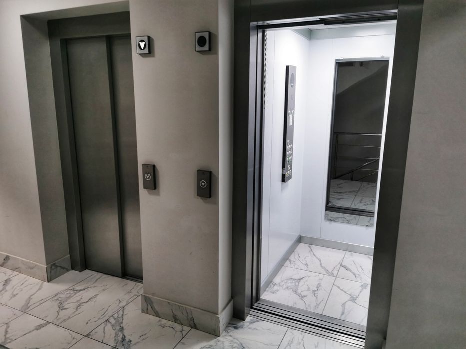 Apartament 2 camere  + parcare demisol +boxa- Strada postasului - Comp