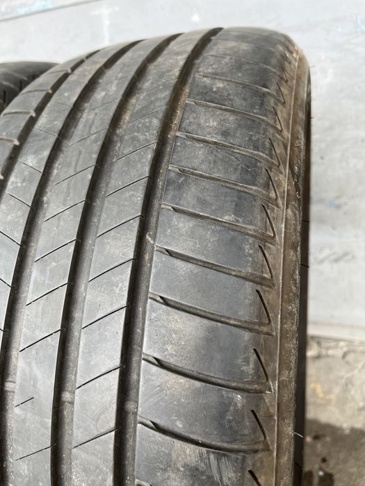 2 бр. летни гуми 235/45/18 Bridgestone DOT 1020 5 mm