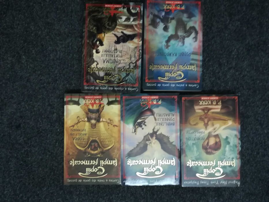 P. B. Kerr - seria Copiii lampii fermecate