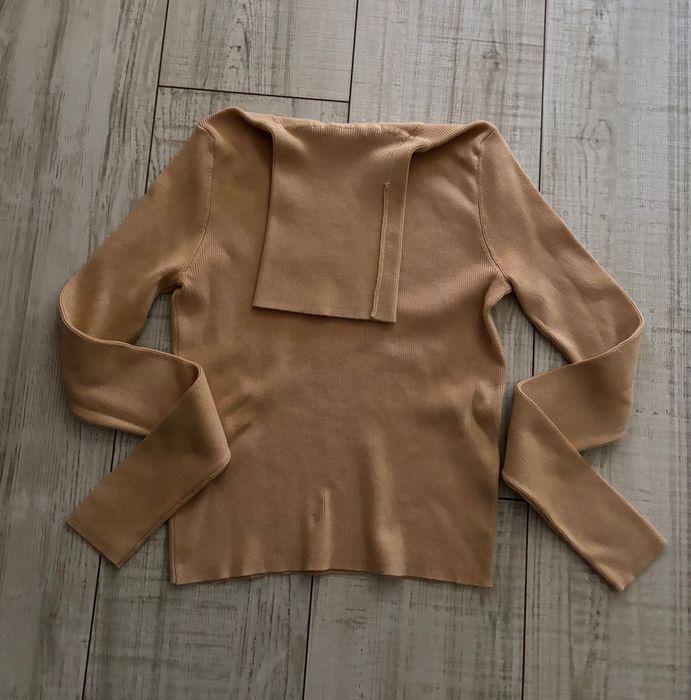 Стилно бежево поло  ZARA