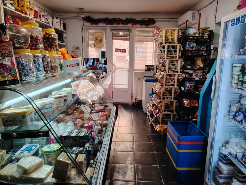 Vand afacere/spatiu comercial magazin alimentar