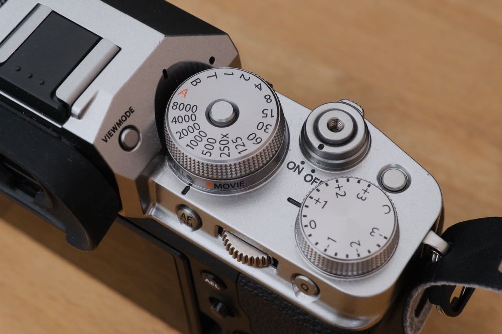 Fujifilm X-T4 Body, Silver, ca nou (900 cadre)