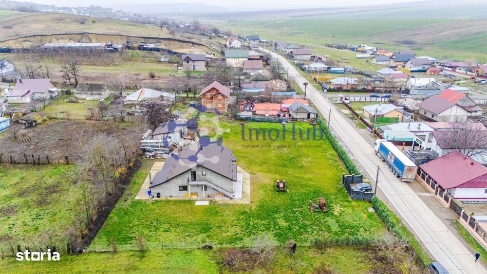 Teren intravilan de vânzare în Letcani, utilități, asfalt