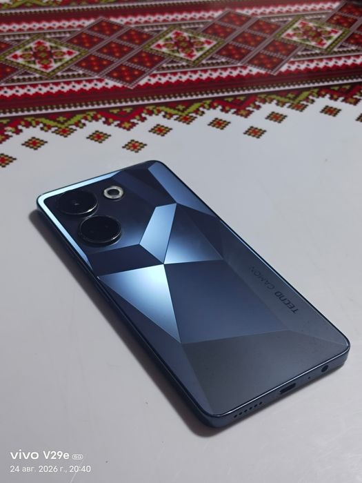 TECNO CAMON 20 PRO в хорошем состояний