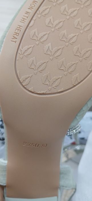 Срочно продам басаножки за 10000тг