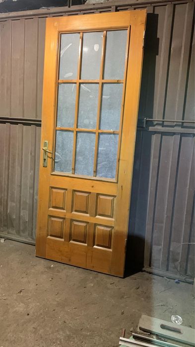 Usa din lemn de brad lucrata manual