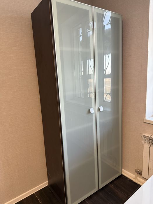 Обеденный стол стекляный