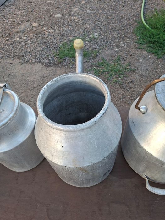 Продам бидоны,ящик все из алюминия