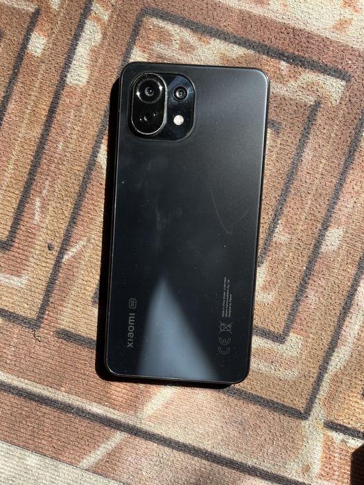 Продам телефон срочно