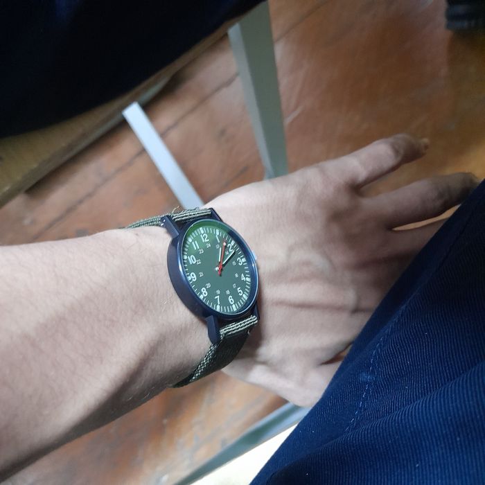 Стильные класические часы