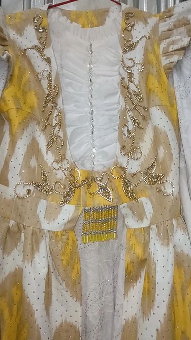 Kelinlar uchun ansambil yangi +sirg'a qushib beriladi