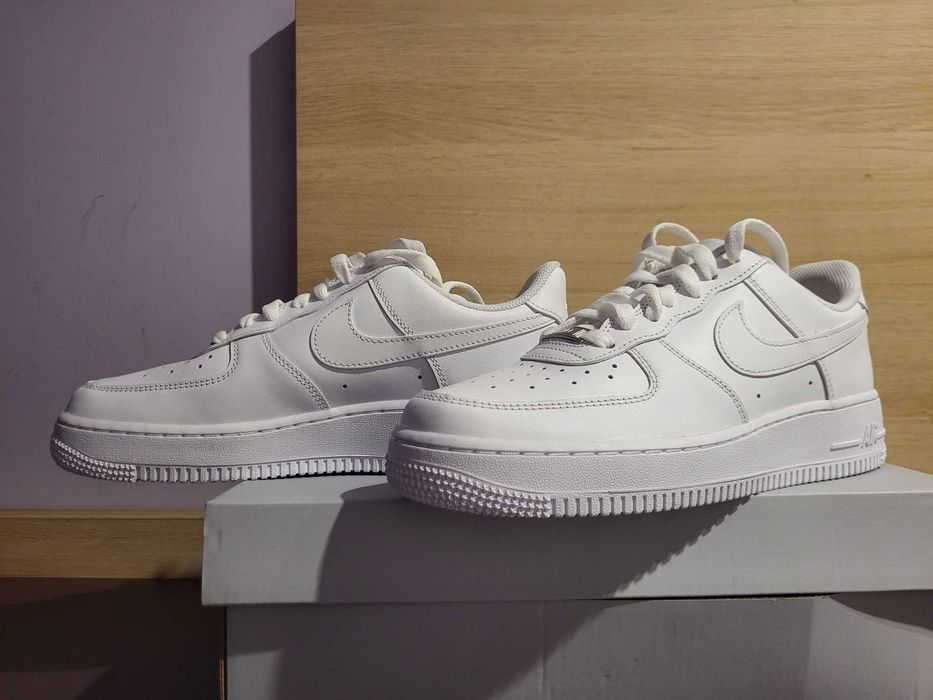 Чисто нови Nike Air Force 1