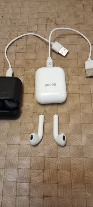 Vând căști Bluetooth cu acumulator