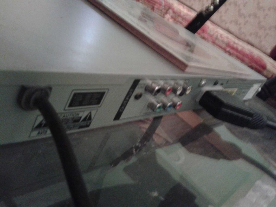 DVD ПЛЕЙЪР -LG С дистанционно+ подарък