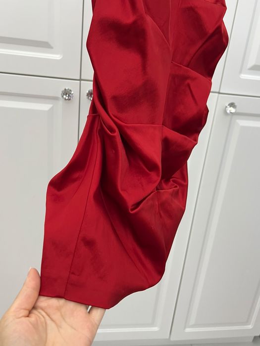 Vand rochie rosie