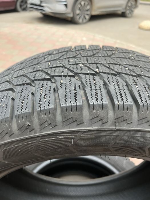 Зимний шина 215/55R17