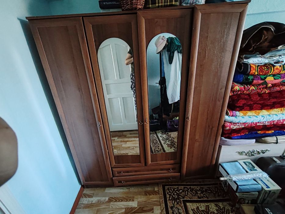 Продается шкаф срочно