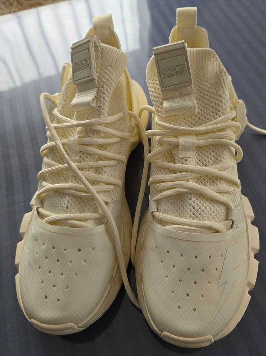 Adidasi Neil Barret / LI-NING,model Essence 2,3