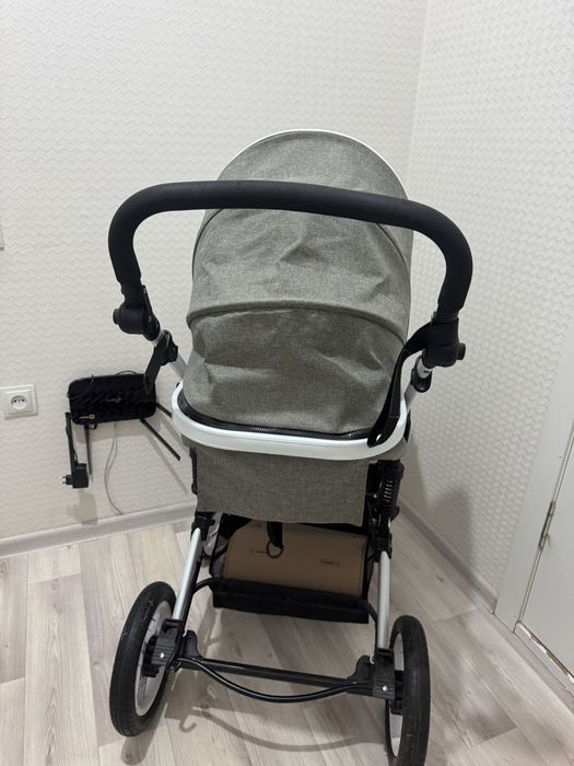 Коляска в отличном состоянии