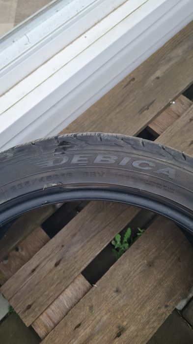 Anvelope, cauciucuri de iarnă 235 45 18 Debica Frigo, 200lei ambele.