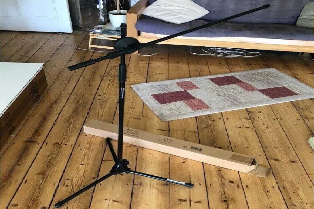 Нова Стойка за микрофон 2в1 права и чупеща стойка Shure Behringer Rode