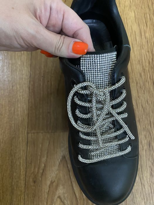 Кроссовки черные