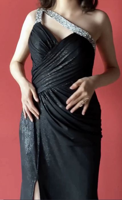 Платье вечернее