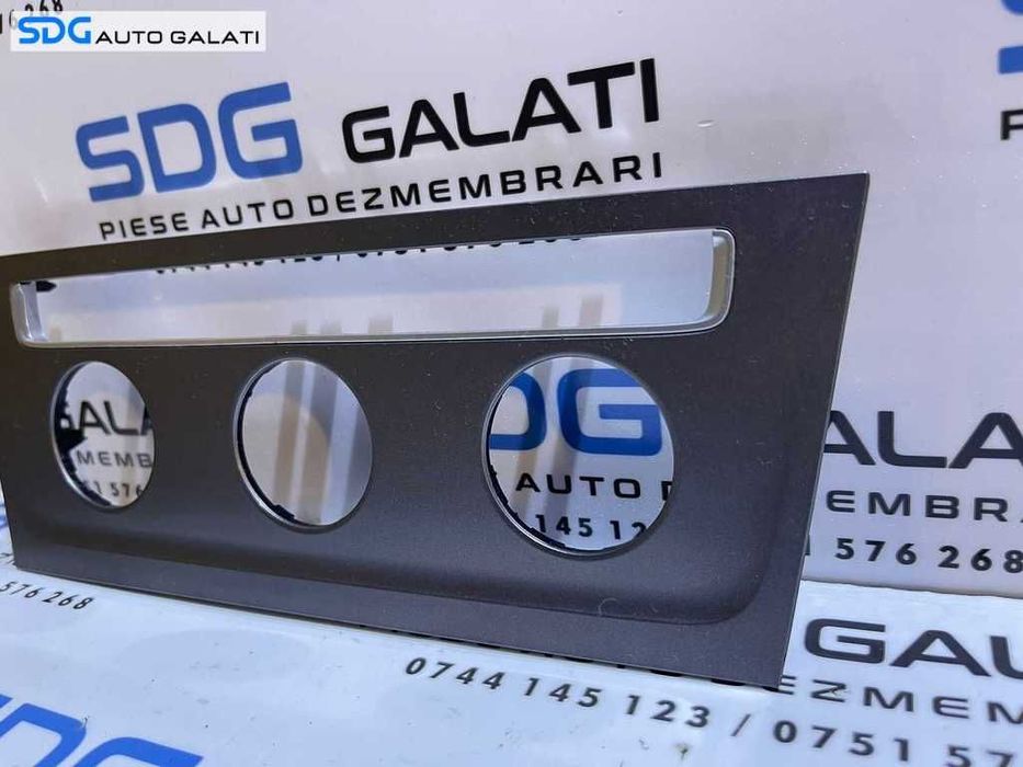 Rama Grila Ornament Panou AC Aer Conditionat Clima Climatronic VW Golf 7 2013 - 2017 Cod 5G2863099 5G2863041