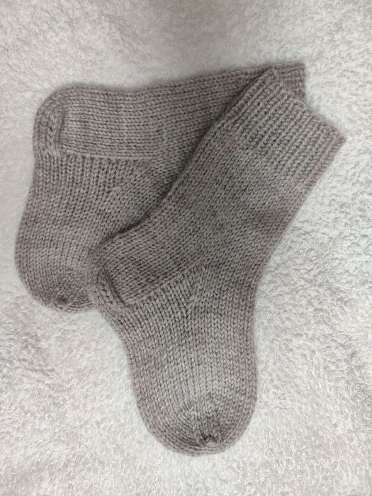 Носки ручной работы.