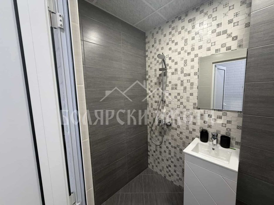 Реновирана Южна гарсониера в кв.Бузлуджа