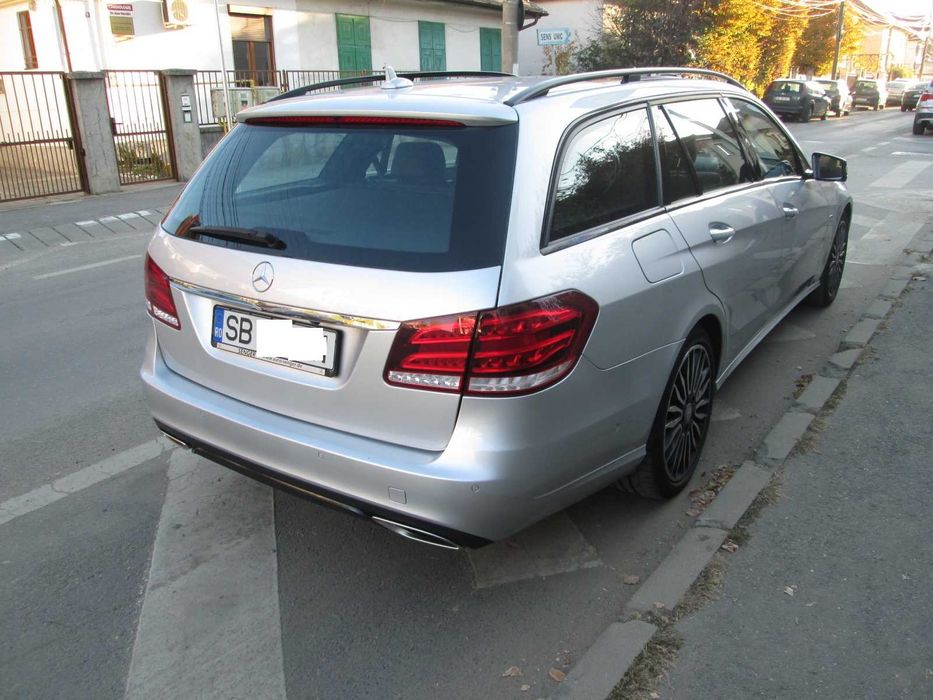 Mercedes-Benz E 220 BlueTEC 4MATIC 7G-TRONIC Avantgarde