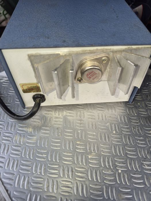 Alimentator  13.8 V DC
