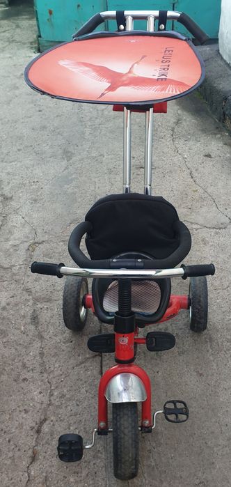 Детский трёхколёсный велосипед.