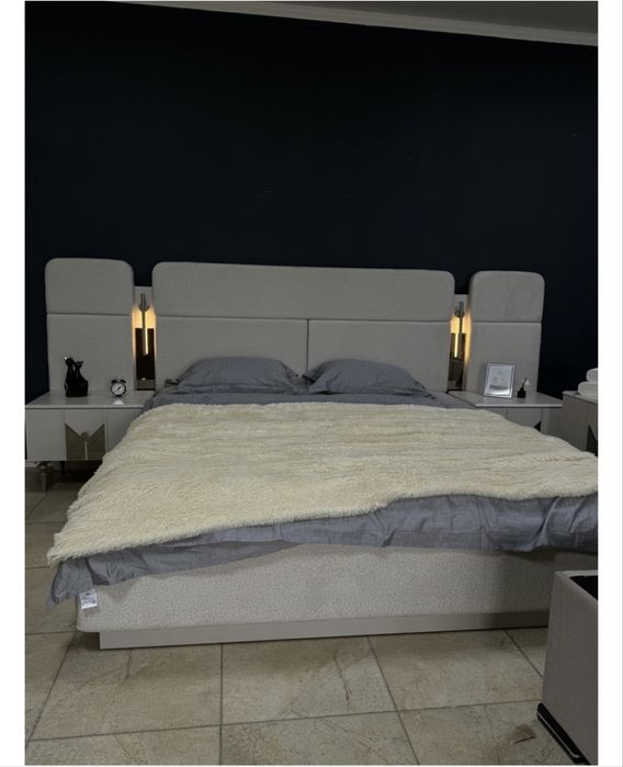 Продаётся спальный гарнитур.