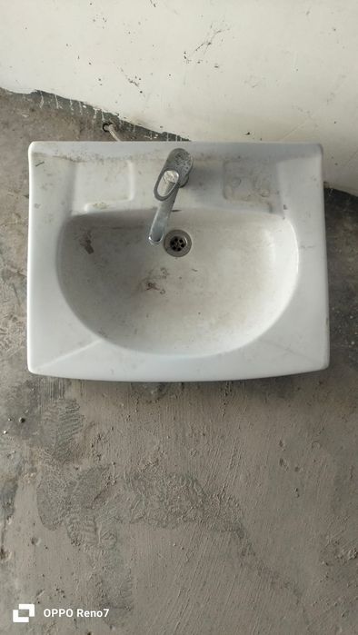 Продам раковину из керамики