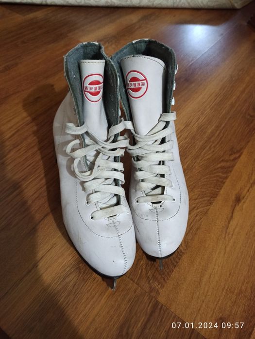 Коньки женские 41 размер